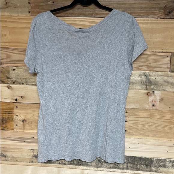 Banana Republic size Medium Light Gray Graphic T-shirt with Rotary Phone on It - Picture 7 of 7